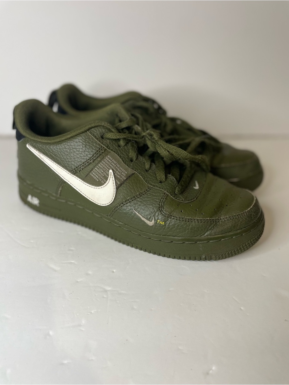 Nike Air Force 1 LV8
Utility GS 'Overbranding' sneakers pre-owned size 6.5
